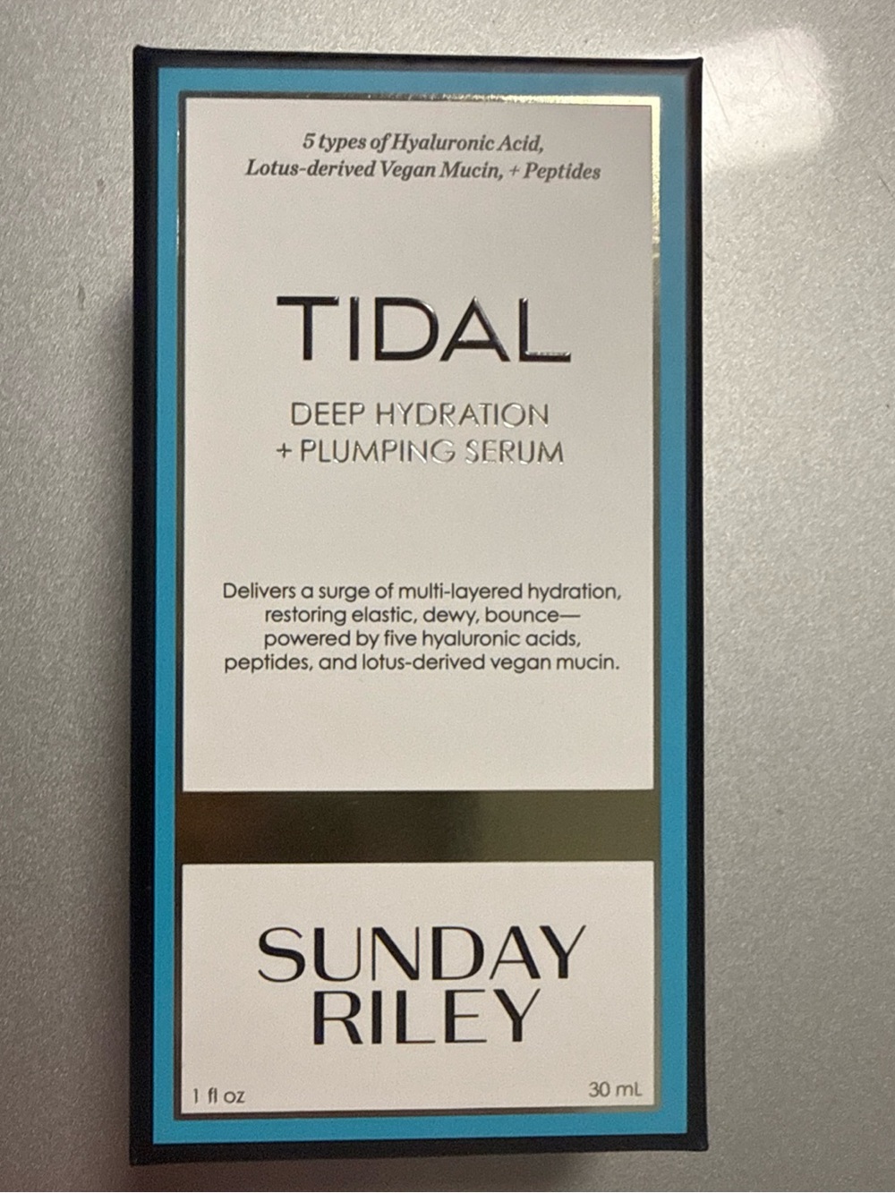 Sunday Riley Tidal Deep Hydration + Plumping Serum - Blue, White, Black